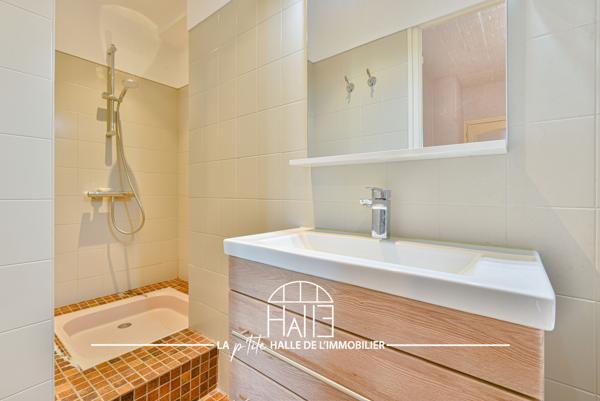 Maison
         5 pièces
        - 171 m² 199 900 € *