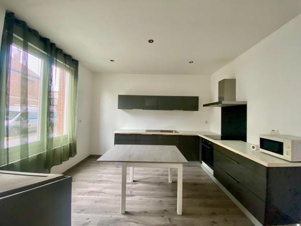 CHARMANTE MAISON DE VILLE 3 CHAMBRES JARDIN