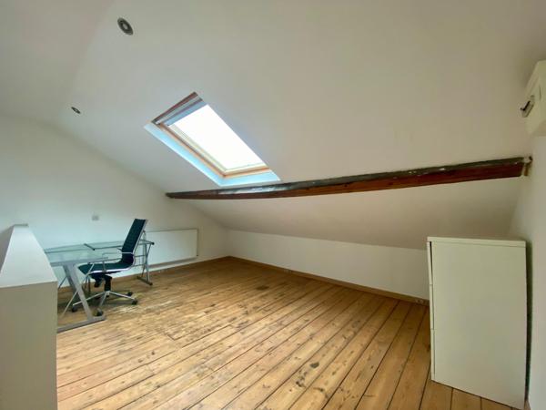 CHARMANTE MAISON DE VILLE 3 CHAMBRES JARDIN