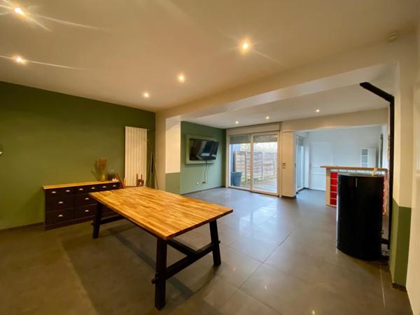 CHARMANTE MAISON DE VILLE 3 CHAMBRES JARDIN