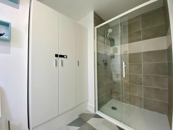 À VENDRE // DINAN -SUPERBE DUPLEX T3 NEUF DE 91 M² AVEC TERRASSE PLEIN SUD