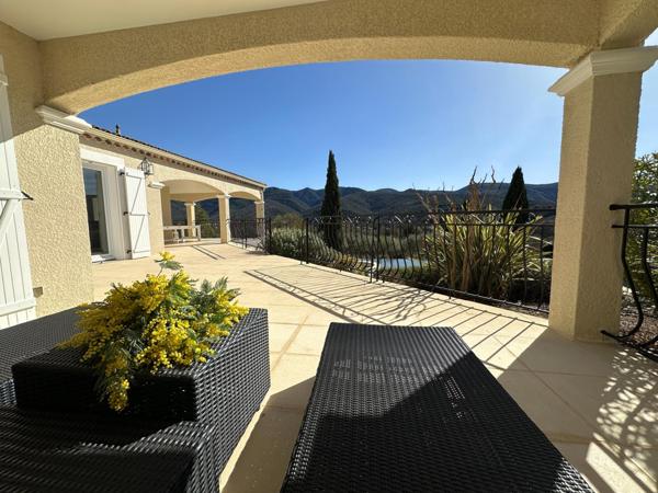 Superbe maison d'architecte avec annexes et vues