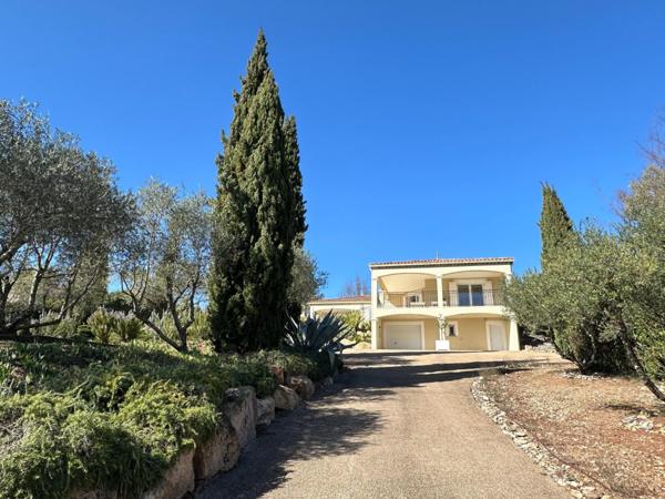 Superbe maison d'architecte avec annexes et vues