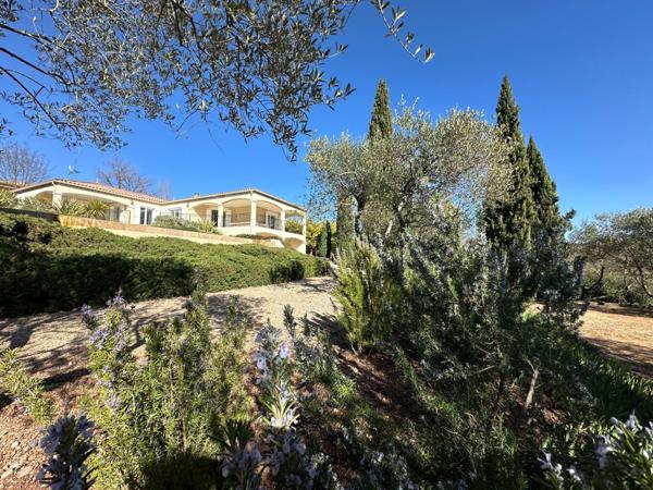 Superbe maison d'architecte avec annexes et vues