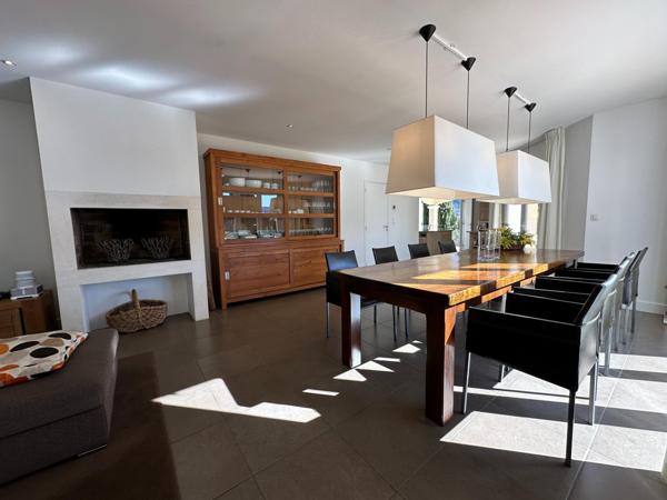 Superbe maison d'architecte avec annexes et vues