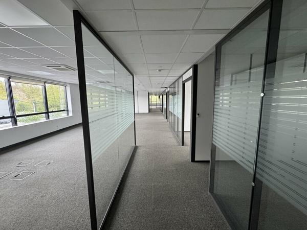 TOURS DEUX LIONS BUREAUX A LOUER 892 M² PARKINGS