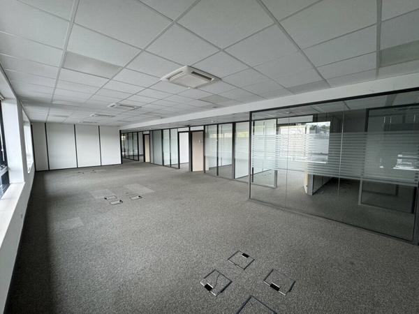 TOURS DEUX LIONS BUREAUX A LOUER 892 M² PARKINGS