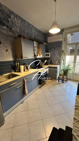 GRENOBLE: T2 de 94m² vue Isére