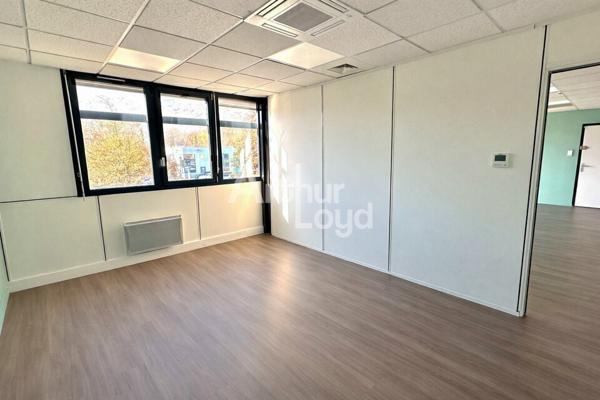 À LOUER – BUREAUX LUMINEUX À TECHNOLAC