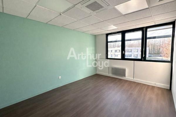 À LOUER – BUREAUX LUMINEUX À TECHNOLAC