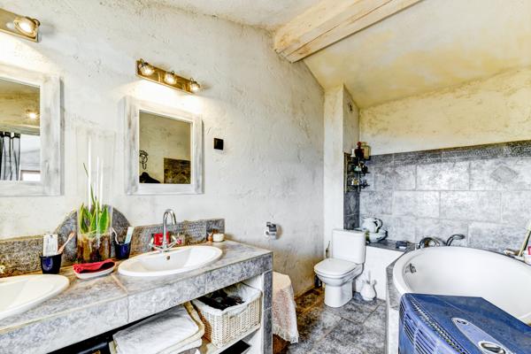 Le Broc (06510) Élégance Authentique et Évasion au Cœur du Haut Pays Niçois : Domaine Historique de 678 m² avec Vue Panoramiqu