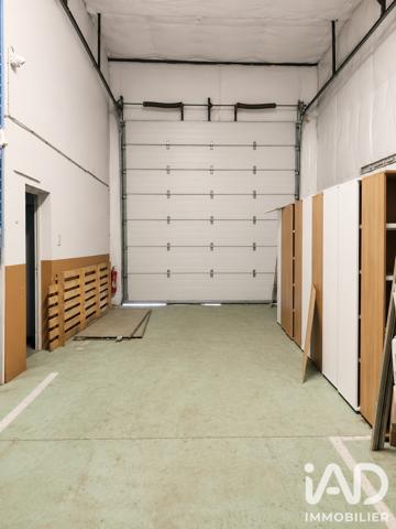 Murs commerciaux  à vendre 2 400 m² Les Mureaux