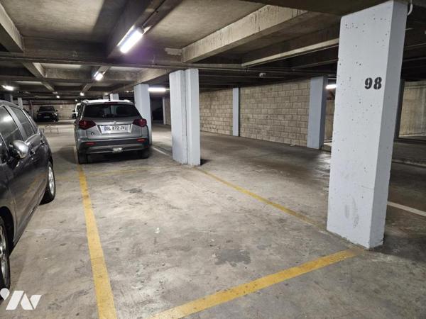 Place de stationnement - 22 rue Vicq d'Azir - PARIS 10 - parking couvert