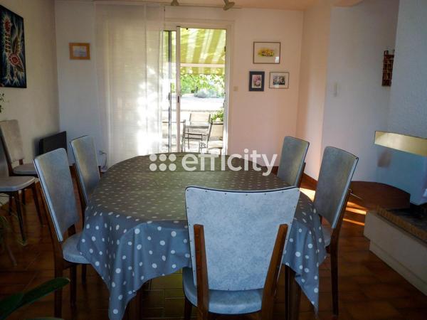 Maison
         5 pièces
        - 128 m² Exclusivité 190 000 € *
