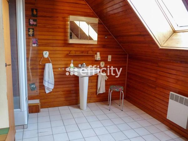 Maison
         5 pièces
        - 128 m² Exclusivité 190 000 € *