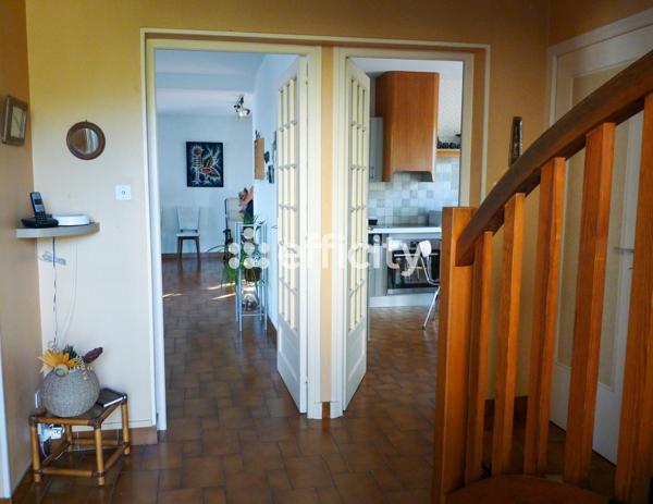 Maison
         5 pièces
        - 128 m² Exclusivité 190 000 € *