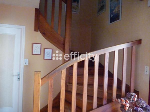 Maison
         5 pièces
        - 128 m² Exclusivité 190 000 € *
