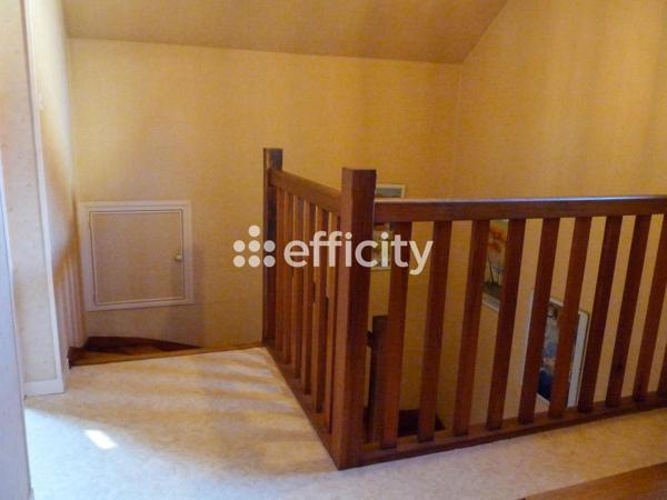 Maison
         5 pièces
        - 128 m² Exclusivité 190 000 € *