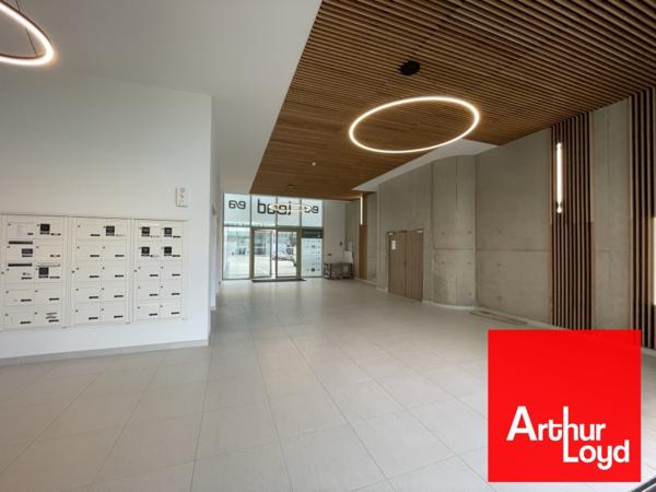 Bureaux à louer 180 m2 à Montpellier accès gare et parkings privatifs