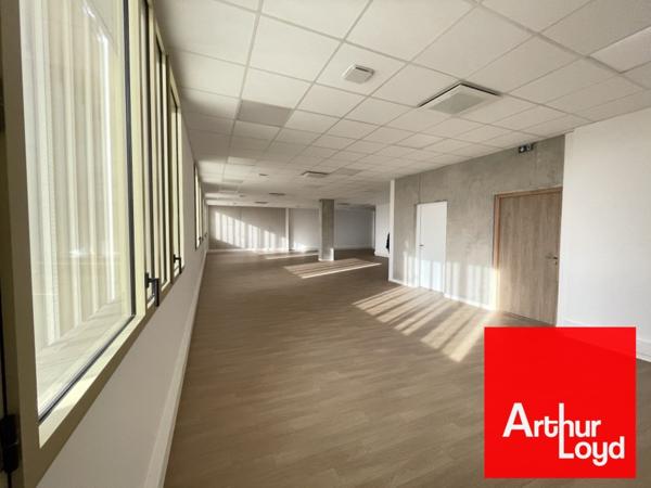 Bureaux à louer 180 m2 à Montpellier accès gare et parkings privatifs