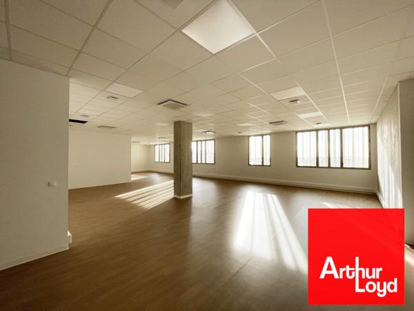 Bureaux à louer 180 m2 à Montpellier accès gare et parkings privatifs