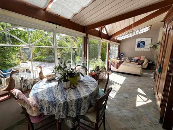 Maison idéalement située quartier Canclaux à Nantes, 2 chambres, beau jardin, un havre de paix!