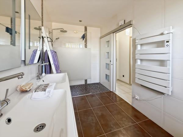 Dept de la Vienne (86) Maison de caractère type 8 à vendre