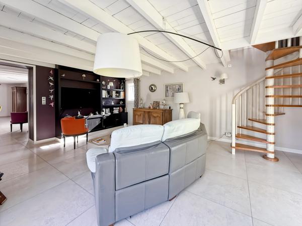 Dept de la Vienne (86) Maison de caractère type 8 à vendre