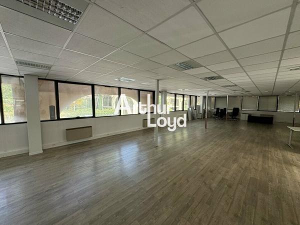 Bâtiment indépendant de 1250 m² à la vente - Sophia Antipolis