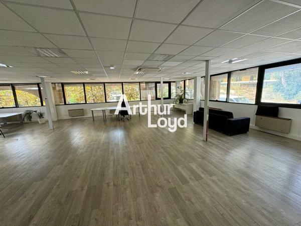 Bâtiment indépendant de 1250 m² à la vente - Sophia Antipolis