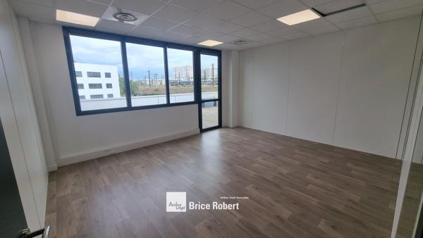 Bureaux à louer à Lyon 7e avec parking au cœur du Technopark Gerland