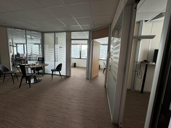 TOURS NORD L'AERONEF - D 910 ET ECHANGEUR A10 - A LOUER BUREAUX DE 145 M² - 1ER ETAGE
