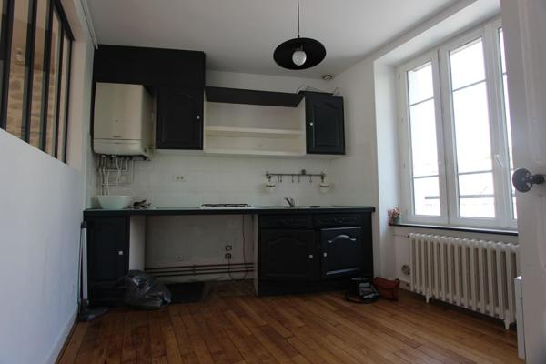 A LOUER, UN GRAND APPARTEMENT T2 BIS DANS LE QUARTIER DU STEIR. -