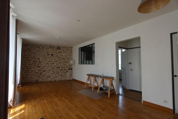 A LOUER, UN GRAND APPARTEMENT T2 BIS DANS LE QUARTIER DU STEIR. -