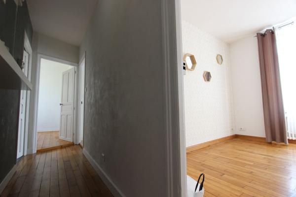 A LOUER, UN GRAND APPARTEMENT T2 BIS DANS LE QUARTIER DU STEIR. -