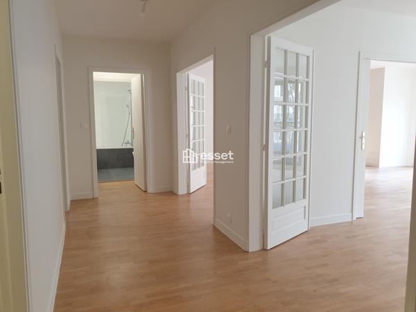 Location Appartement 5 pièces 133 m² - Paris 75007