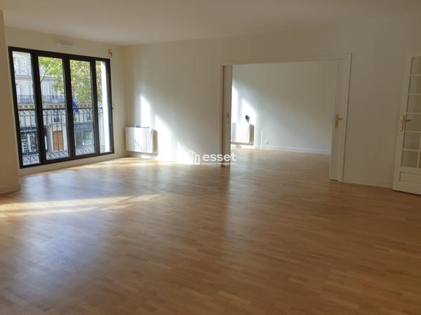 Location Appartement 5 pièces 133 m² - Paris 75007