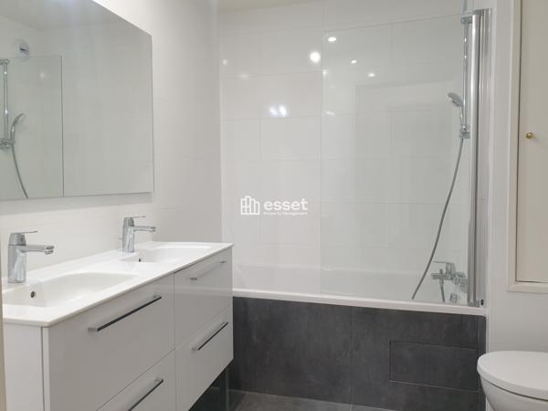 Location Appartement 5 pièces 133 m² - Paris 75007