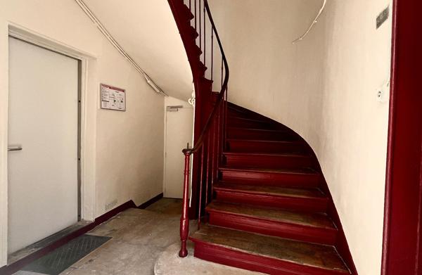 A VENDRE 2P ATYPIQUE 43M2 RUE DE LANCRY CANAL SAINT MARTIN PARIS 10E