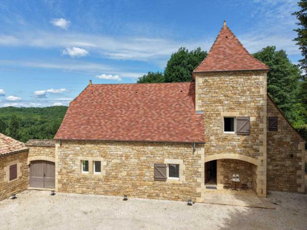 Maison ancienne - Gourdon SECTEUR GOURDON - Situation privilégiée avec vue pour cette Magnifique Propriété en pierre sur 1ha17 arborés avec piscine chauffée