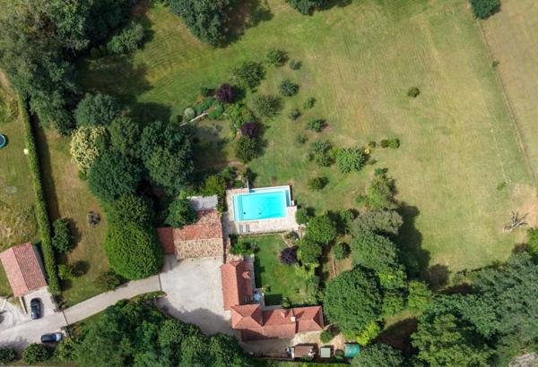 Maison ancienne - Gourdon SECTEUR GOURDON - Situation privilégiée avec vue pour cette Magnifique Propriété en pierre sur 1ha17 arborés avec piscine chauffée