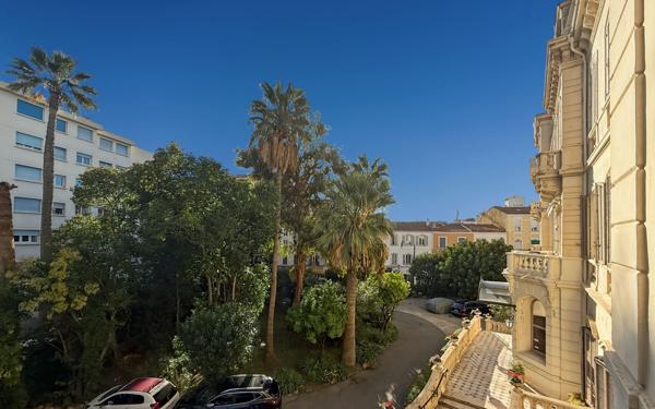 Appartement à louer    4 pièces • 100 m2 Cannes