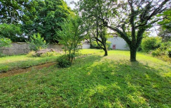 Vente Propriété avec de très nombreuses dépendances à rénover Chalamont   