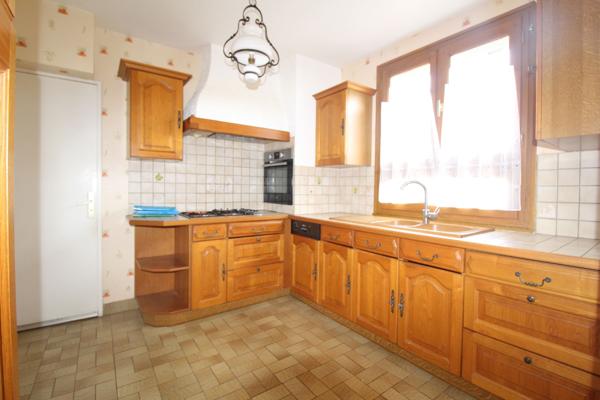 CHOLET, MAISON DE PLAIN PIED AVEC DOUBLE GARAGE !!