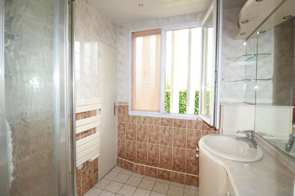 CHOLET, MAISON DE PLAIN PIED AVEC DOUBLE GARAGE !!