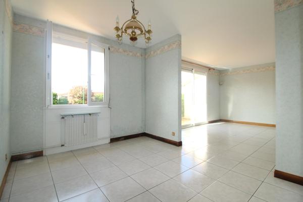 CHOLET, MAISON DE PLAIN PIED AVEC DOUBLE GARAGE !!