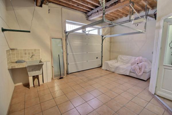 APPARTEMENT LOFT DE 130 M² AVEC TERRASSE, GARAGE, PARKING SÉCURISÉ