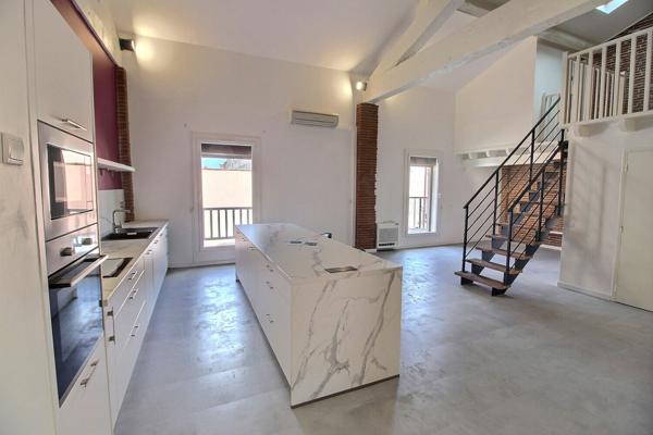 APPARTEMENT LOFT DE 130 M² AVEC TERRASSE, GARAGE, PARKING SÉCURISÉ
