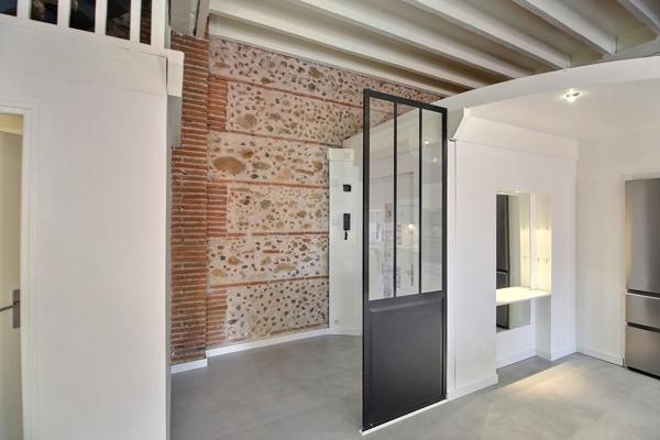 APPARTEMENT LOFT DE 130 M² AVEC TERRASSE, GARAGE, PARKING SÉCURISÉ