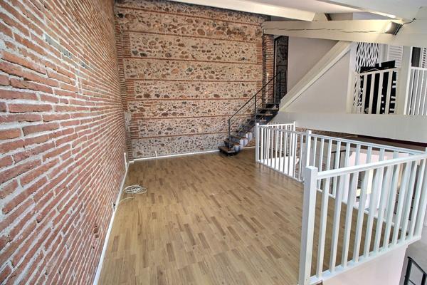 APPARTEMENT LOFT DE 130 M² AVEC TERRASSE, GARAGE, PARKING SÉCURISÉ